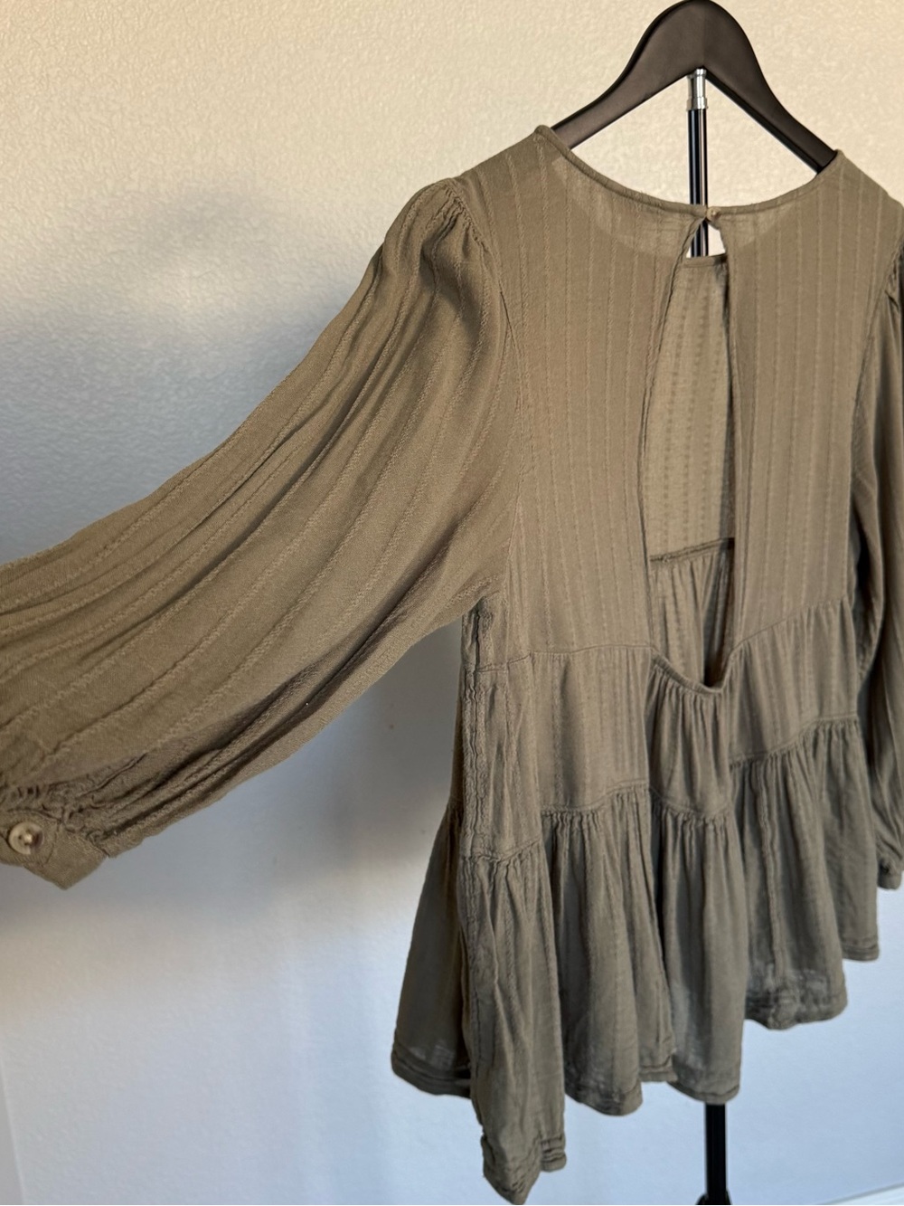 American Eagle Olive Open Back Boho Blouse M - Picture 6 of 10